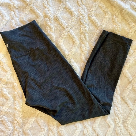Lululemon leggings Heather gray size 8 - Picture 9 of 9